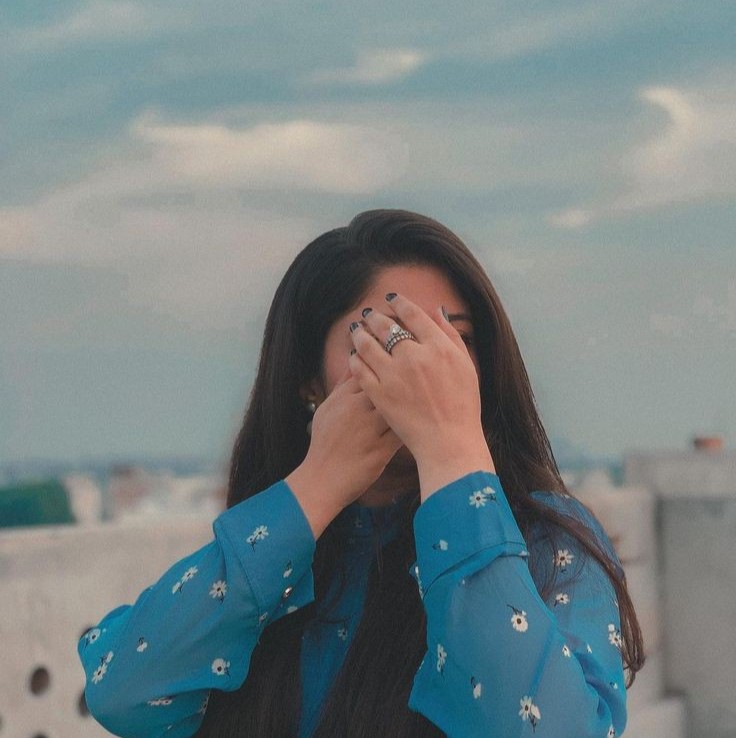 سارا نیک نام